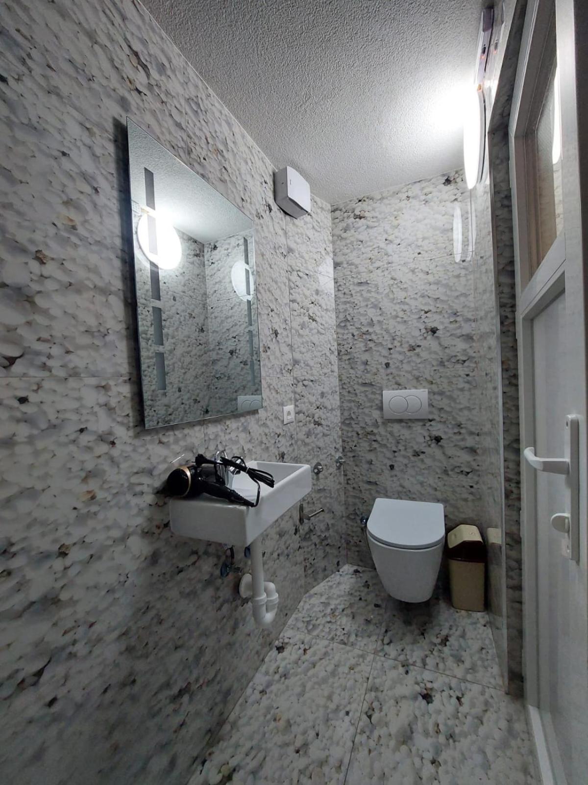Hotel Inn Prizren Exterior foto
